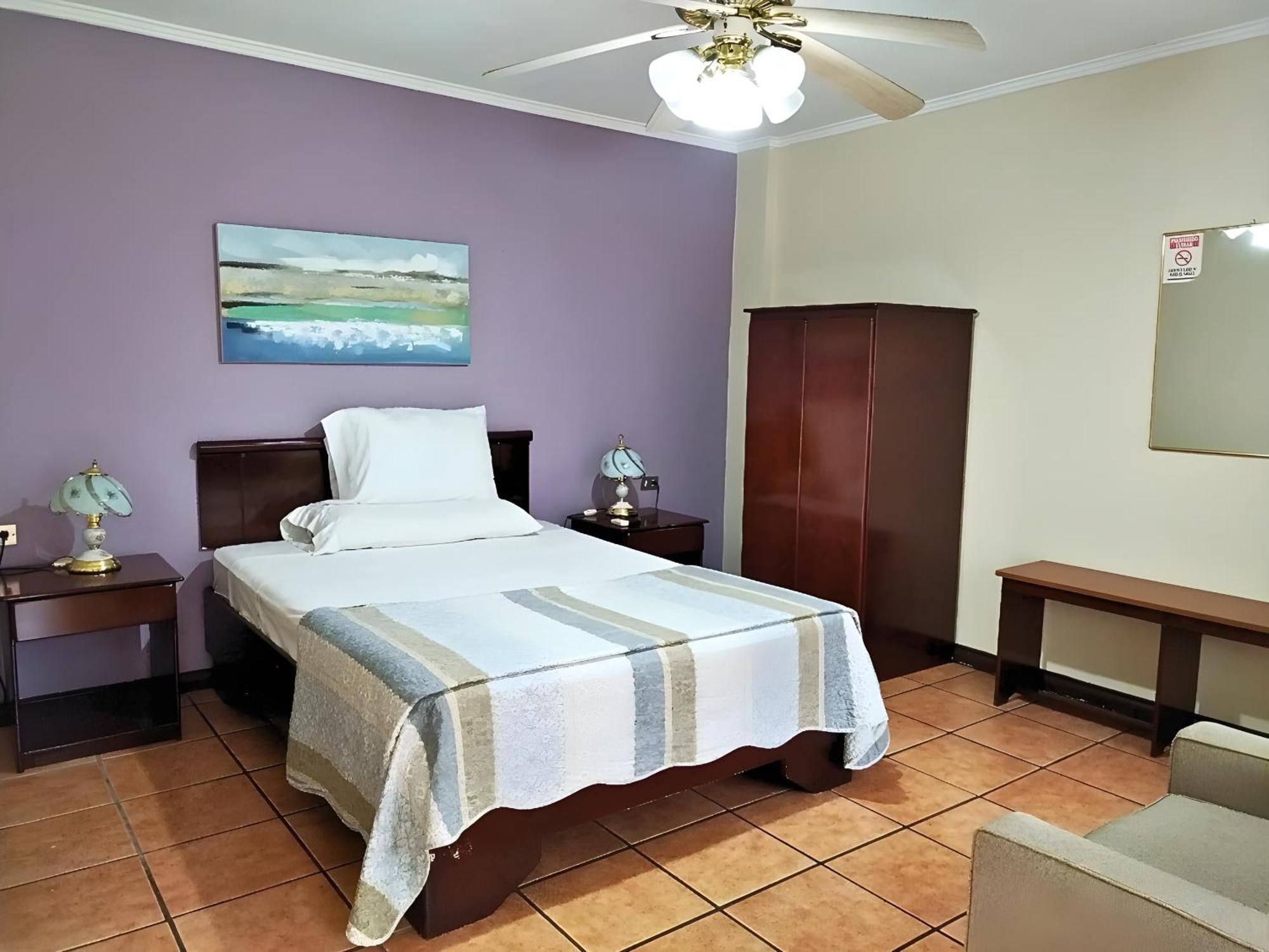 Hotel Puerta Del Sol - San Jose Airport Екстер'єр фото