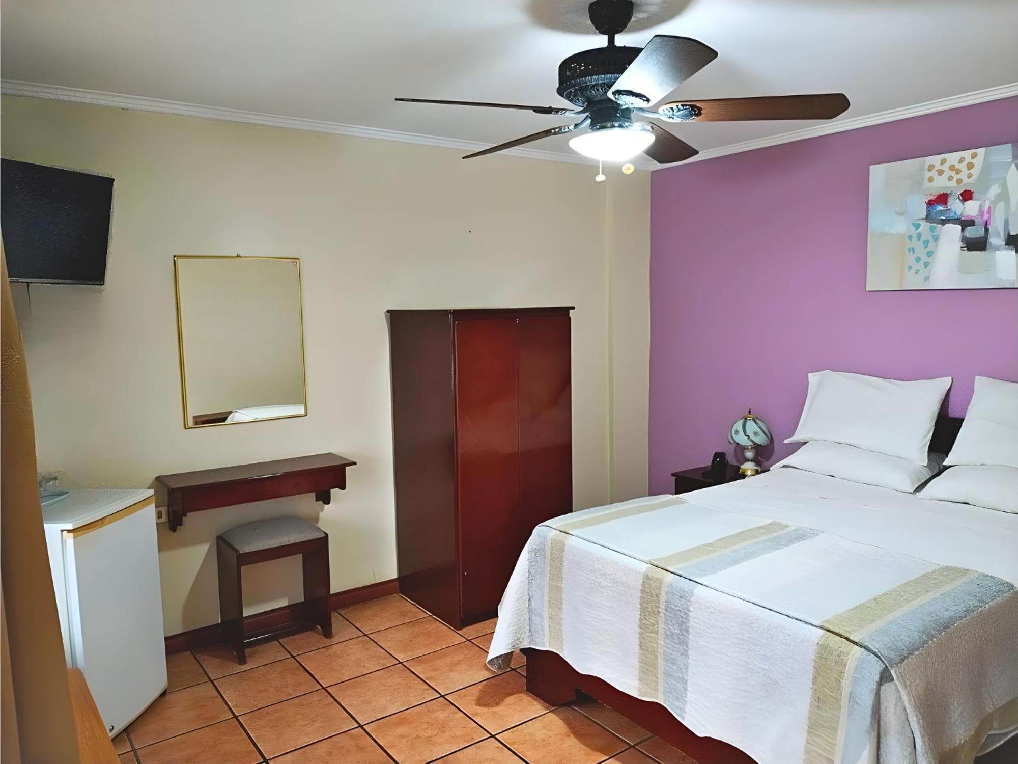Hotel Puerta Del Sol - San Jose Airport Екстер'єр фото