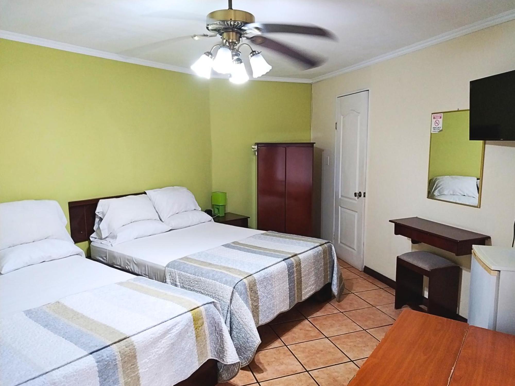 Hotel Puerta Del Sol - San Jose Airport Екстер'єр фото